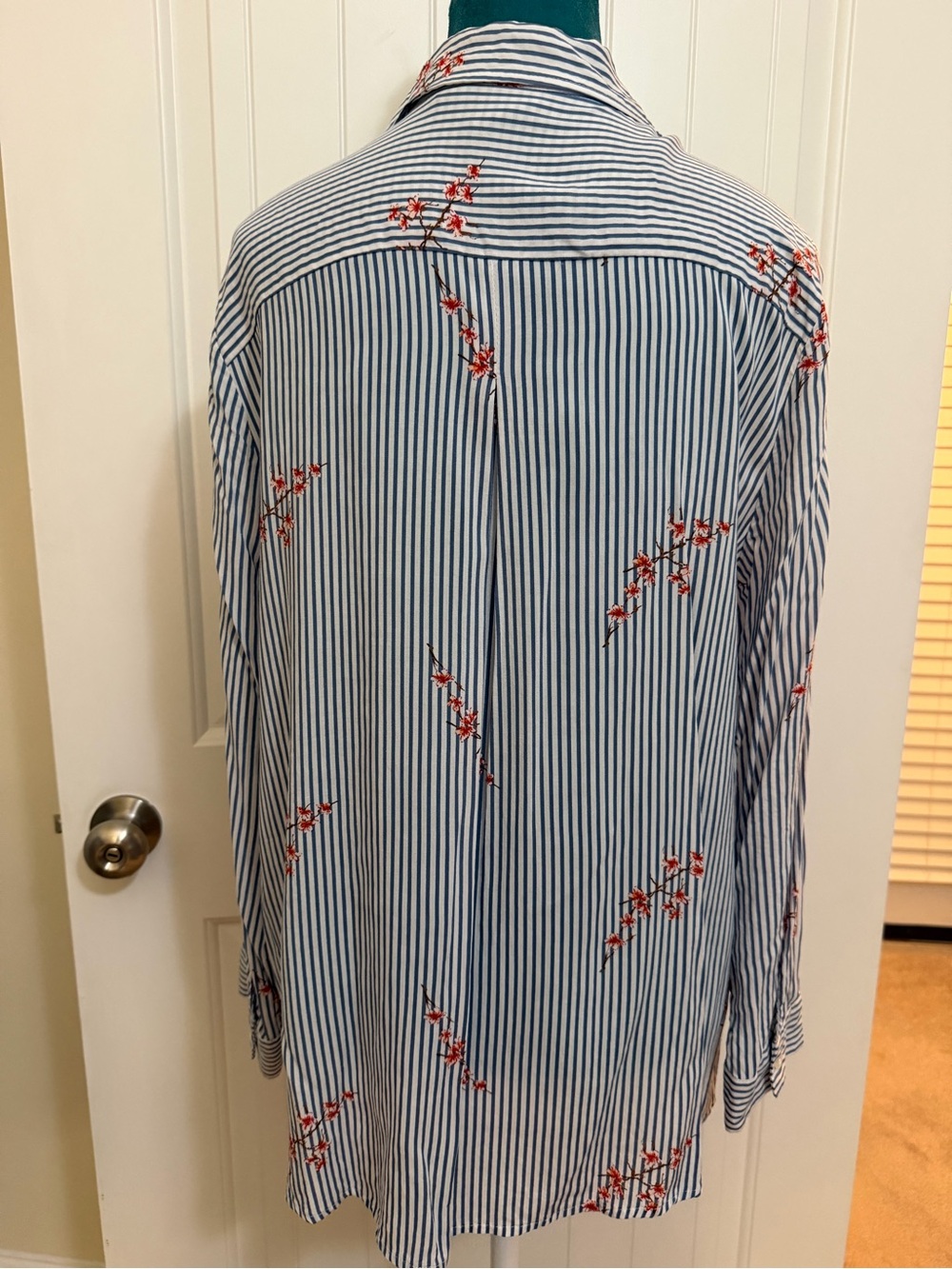 Chico's Blue & White Stripes with Red Cherry Blossom Long Sleeve Top Sz 2R (12R) - Picture 8 of 17
